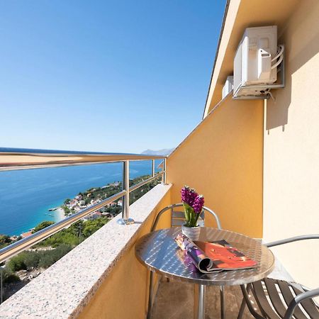 Beautiful Apartment In Krvavica With Kitchen Eksteriør bilde