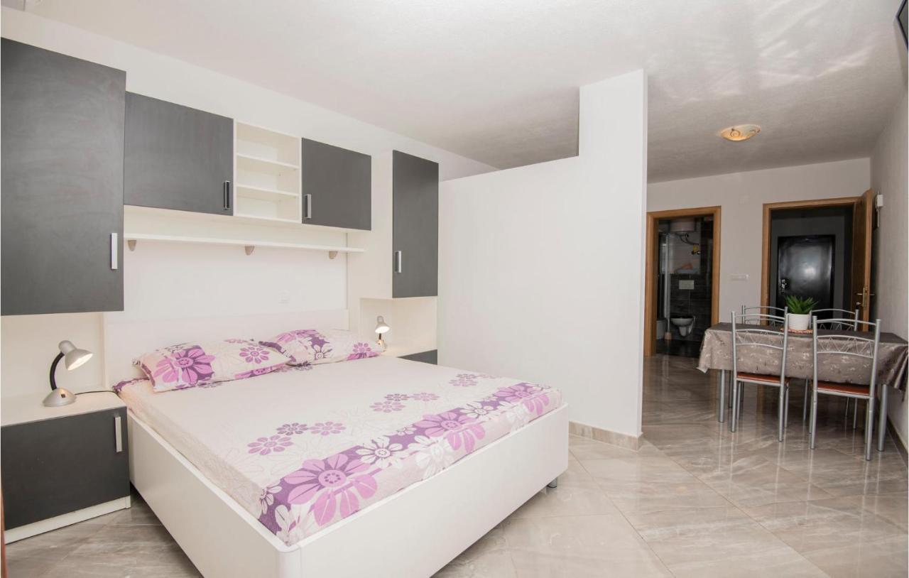 Beautiful Apartment In Krvavica With Kitchen Eksteriør bilde